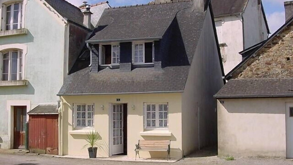 Dineault Cottage | Lovely, quiet cottage, gite with log fire within National Park FREE WIFI