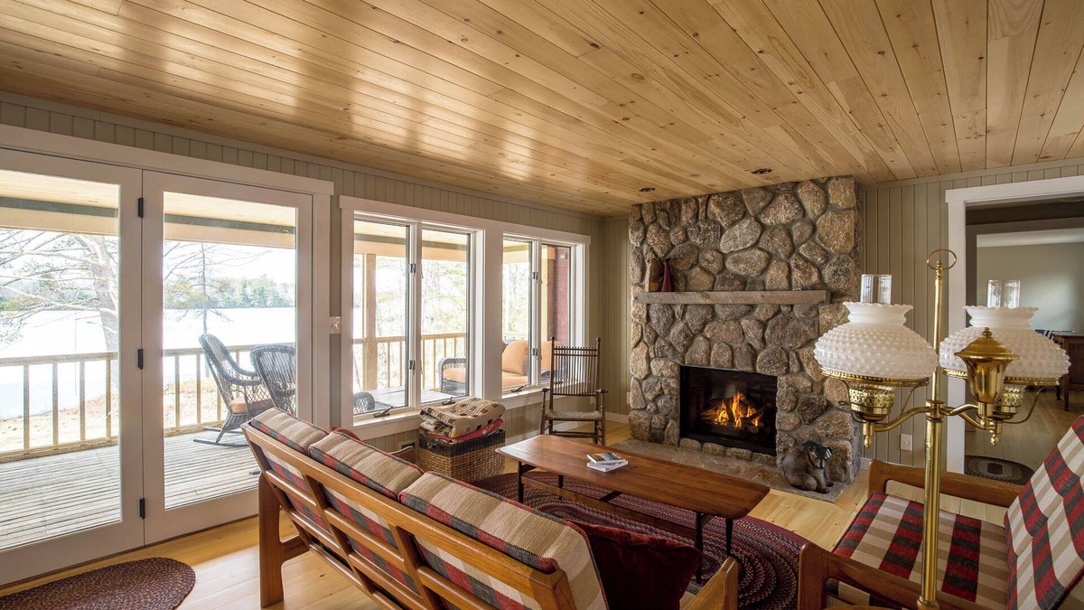 Belmont Cottage | Lovely Renovated Lakeside Cottage