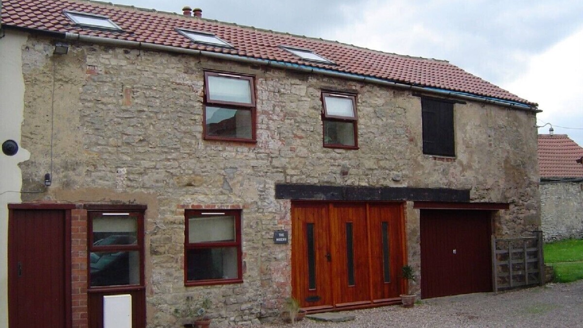 Barkston Ash Cottage | Lovely renovated Stone Cottage & Garden, great location Central Yorkshire