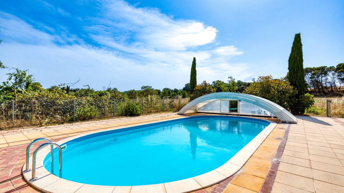 Aspiran Apartment | Lovely Riverside Studio with shared pool and private terrace