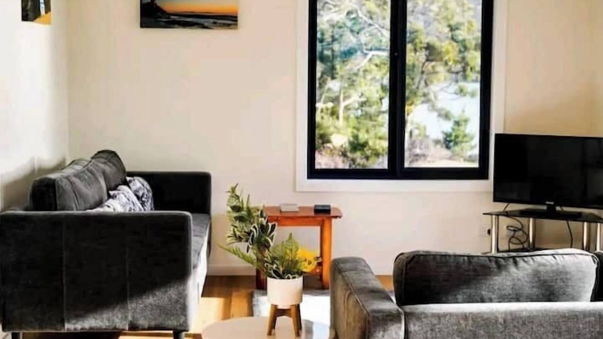 Southern House | Lovely Rockpool Cottage