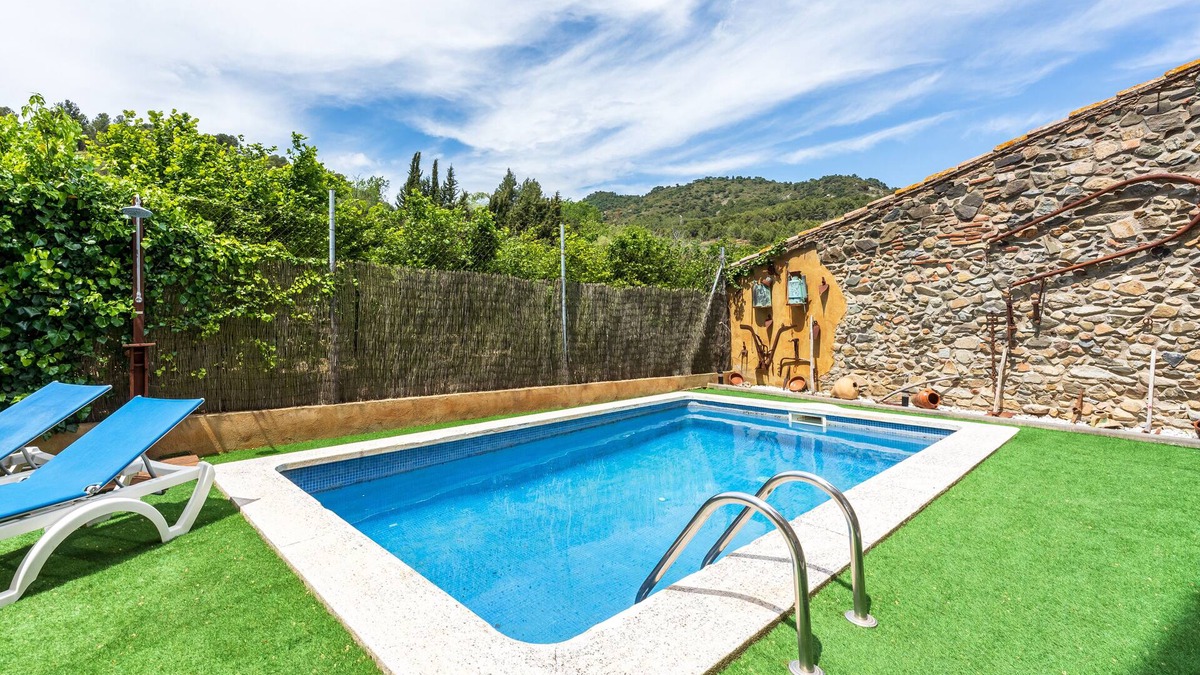Les Irles Apartment | Lovely Rural Apartment in Les Irles Tarragona