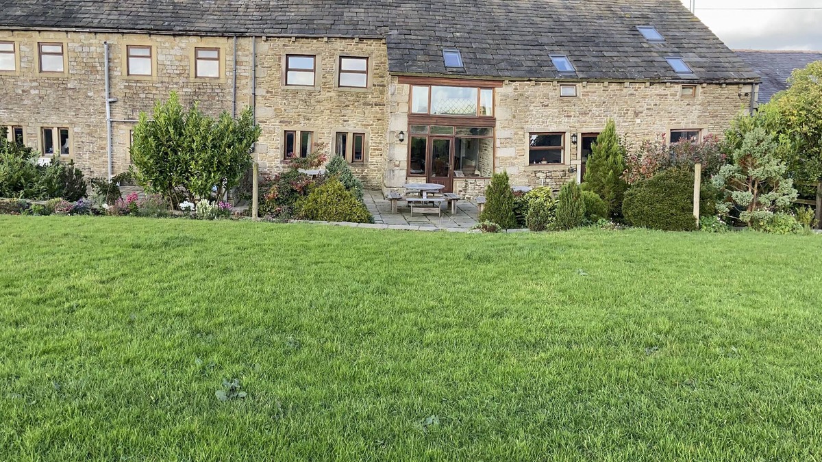 Burnley House | Lovely rural property yet close to amenities and motorway