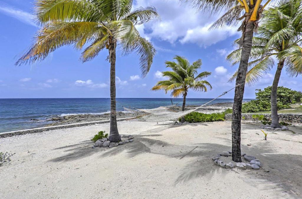 Stake Bay Villa | Lovely Sea Dreams Villa with Private Beach and Deck!