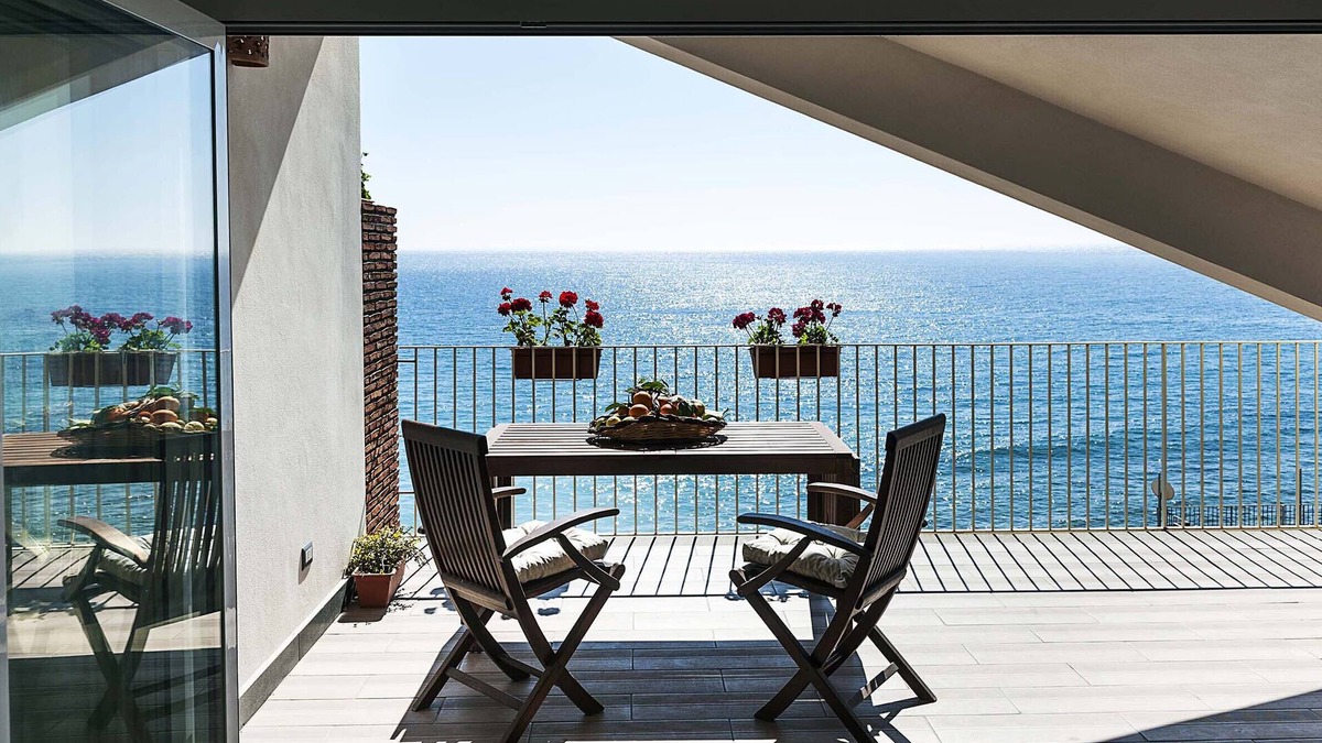 Taormina Apartment | Lovely seafront flat - 2 pax