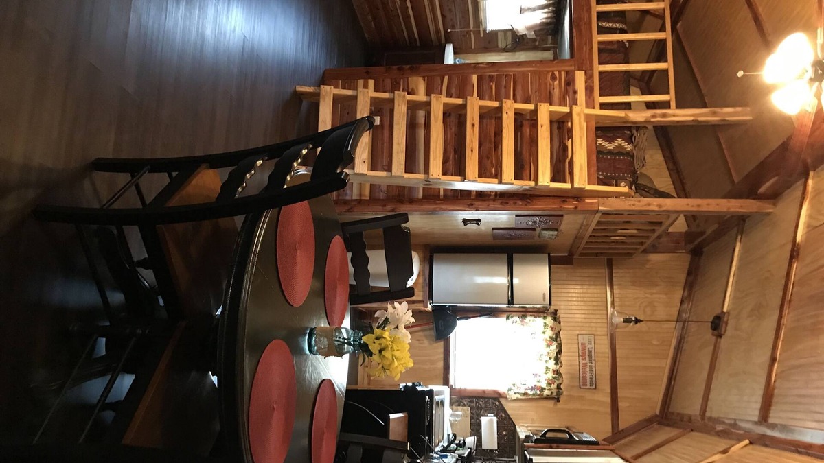 Hughes County Cabin | Lovely secluded rustic cabin within waking distance of Rocky Top Winery .