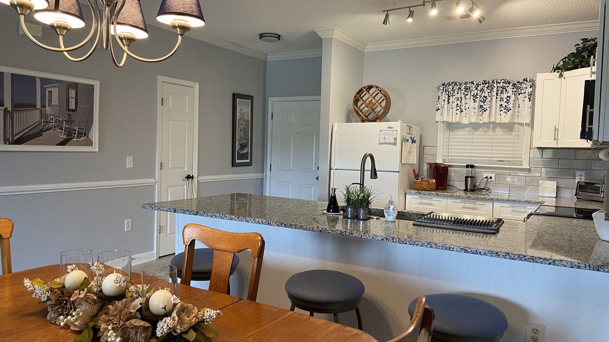 Conway Condo | Lovely/Serene/Water View1st floor 2B/2BA Condo,10M-Beach.