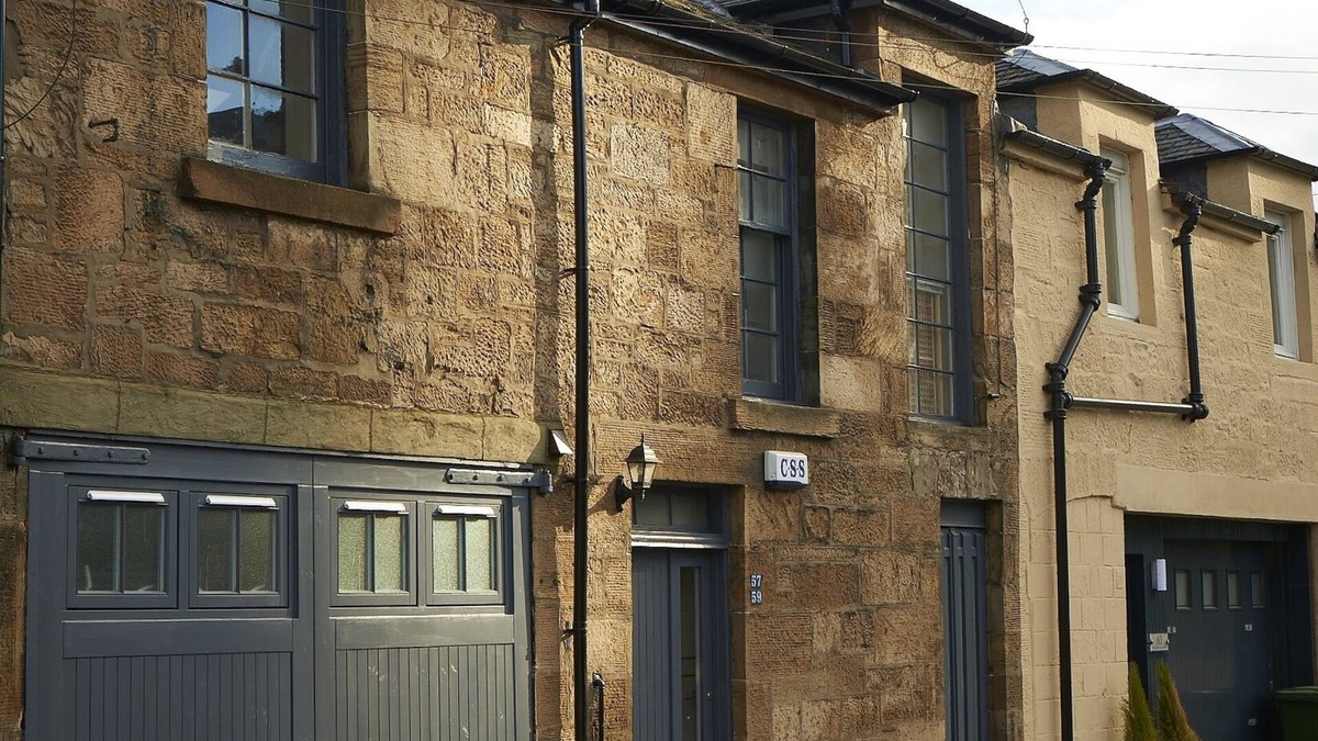 Kelvinbridge Cottage | Lovely spacious 2 bedroom, 2 bathroom Mews Cottage, Glasgow