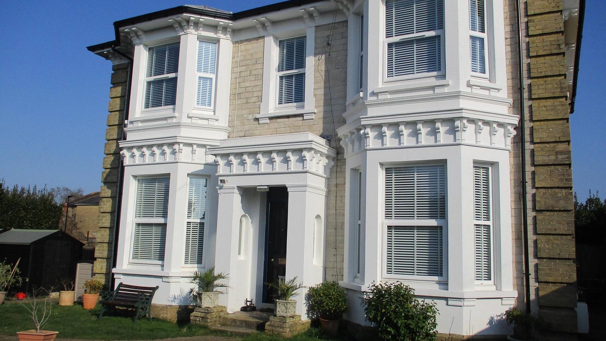 Ryde Apartment | Lovely, Spacious, 3 Bedded, First Floor Apartment