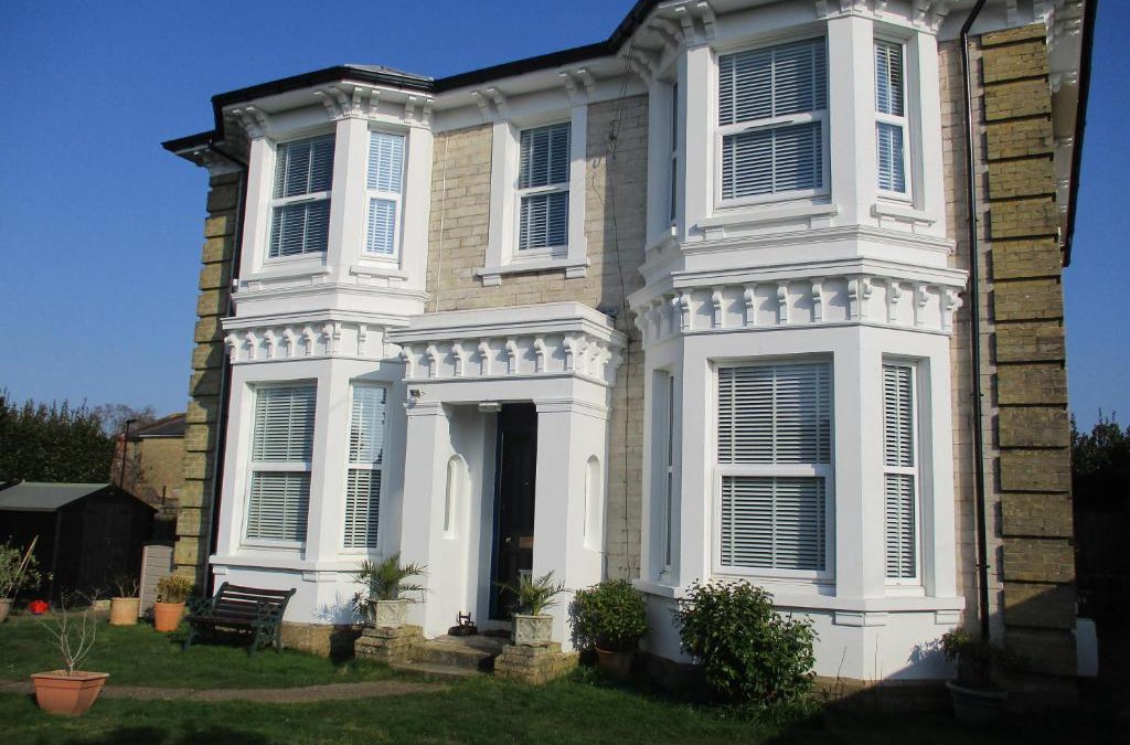 Ryde Apartment | Lovely Spacious 3 Bedded First Floor Apartment