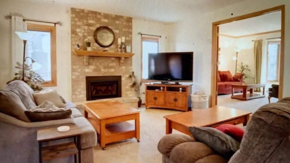 Woodbury House | Lovely, Spacious 5 Bedroom Home near Twin Cities