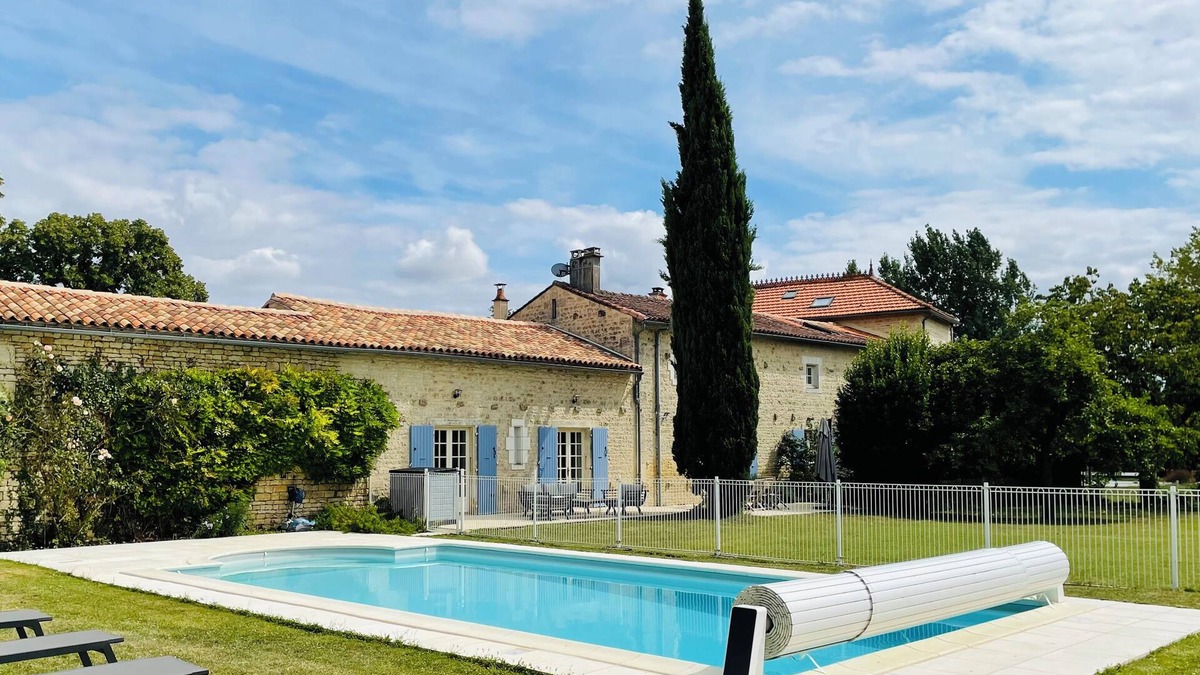Brioux-sur-Boutonne Other | Lovely stone house large private heated pool and gardens, ideal for families