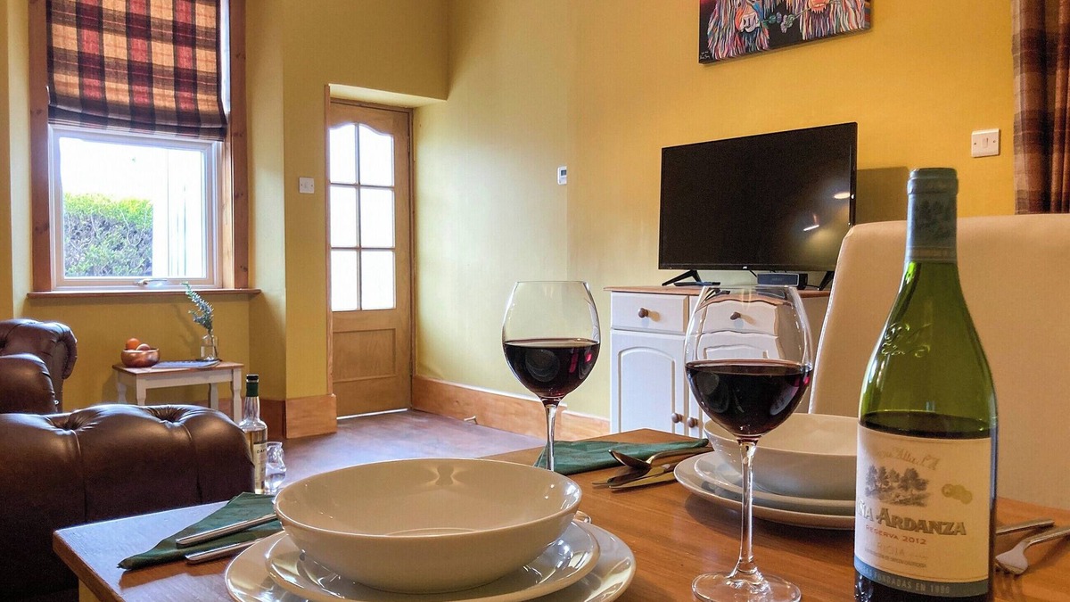 Ladybank Cottage | Lovely stone built Victorian period property in a quiet rural village.