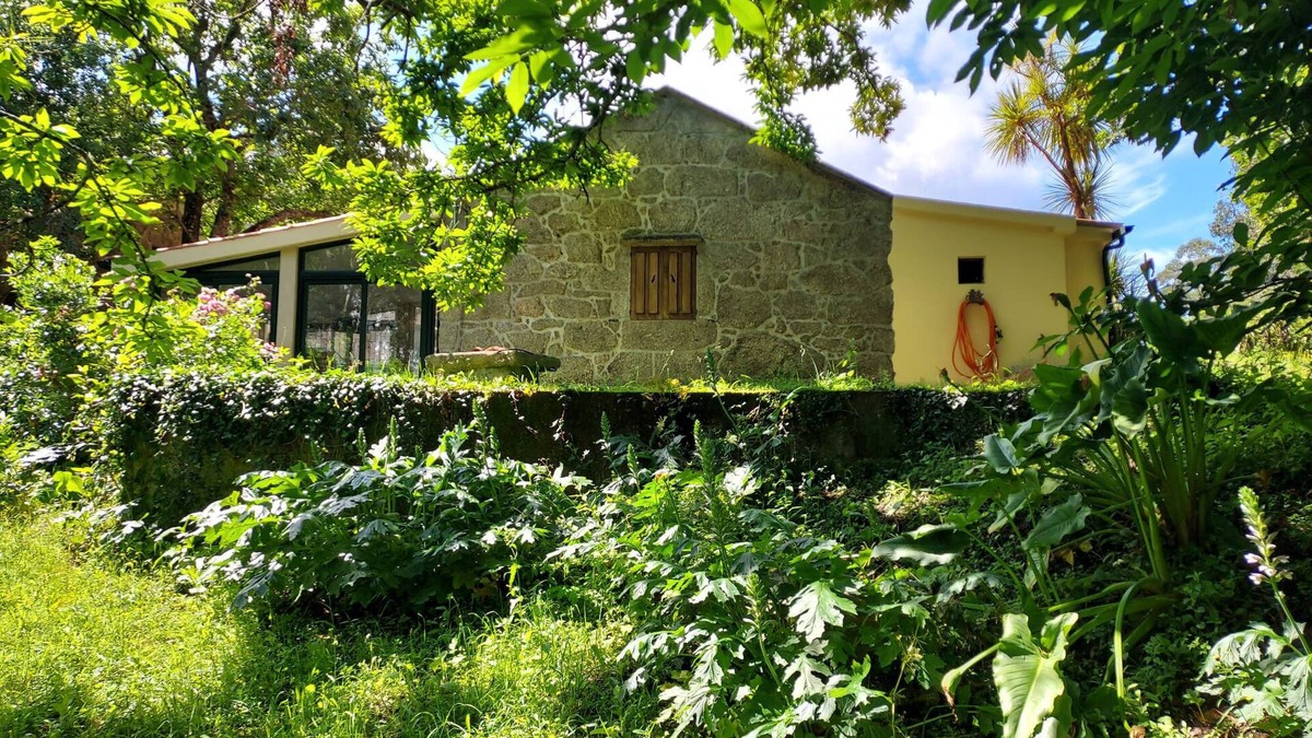 Bueu Cottage | Lovely Stone Cottage in Bueu near the beach