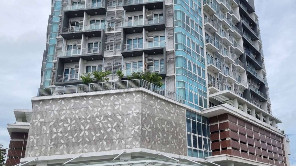 Iloilo Condo | Lovely Studio centrally located to vibrant city of love, Festive Walk Mall view.