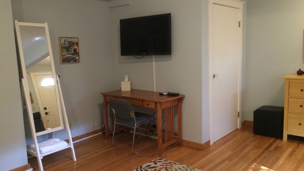 Berkeley House | Lovely Studio w/private entrance