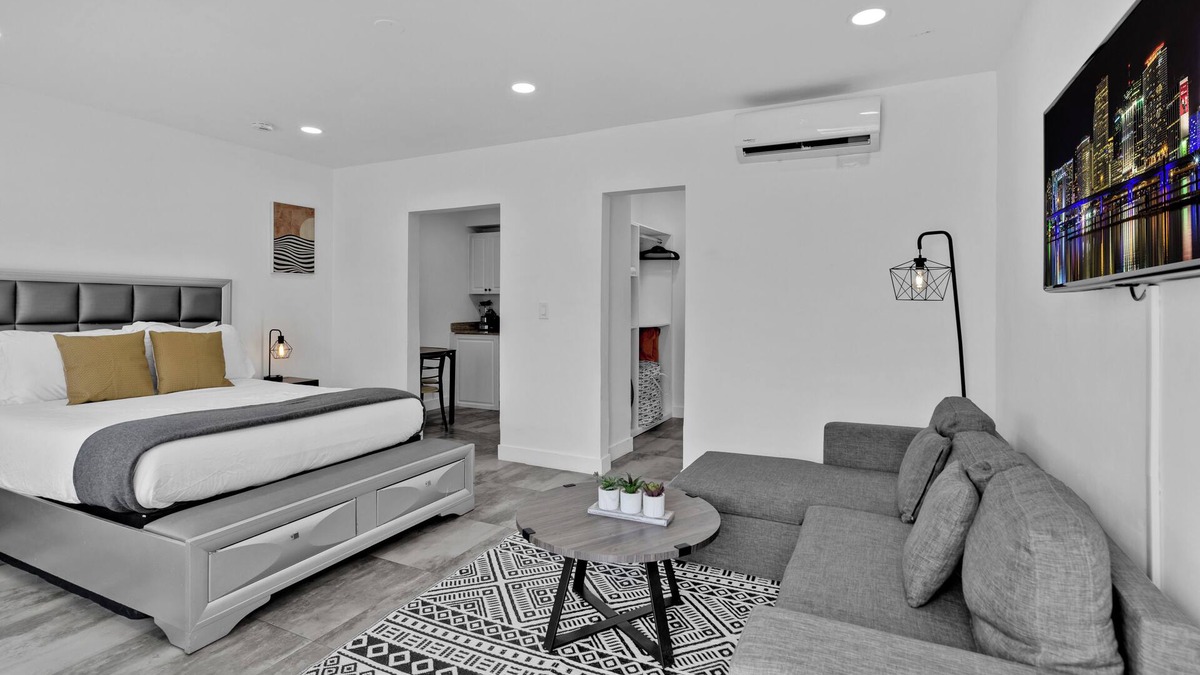 South Lake Apartment | Lovely Studio Walking Distance To Ocean - Suite 6