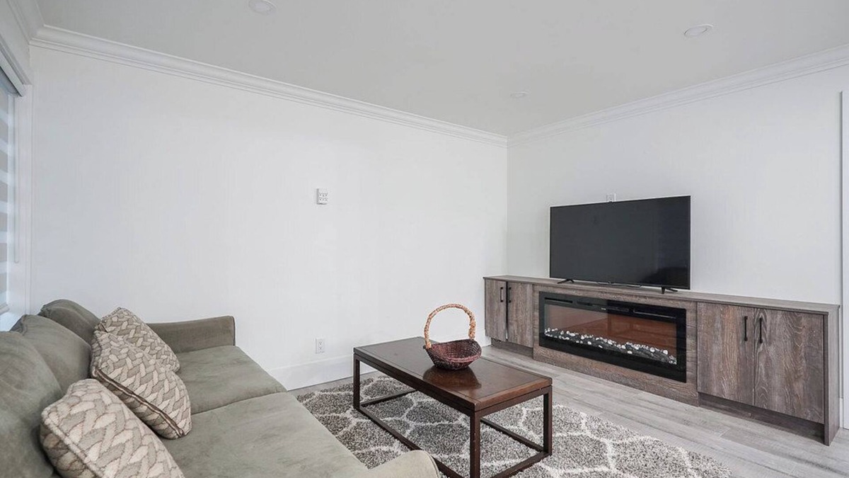 Surrey Newton Apartment | Lovely studio with AC in charming Surrey