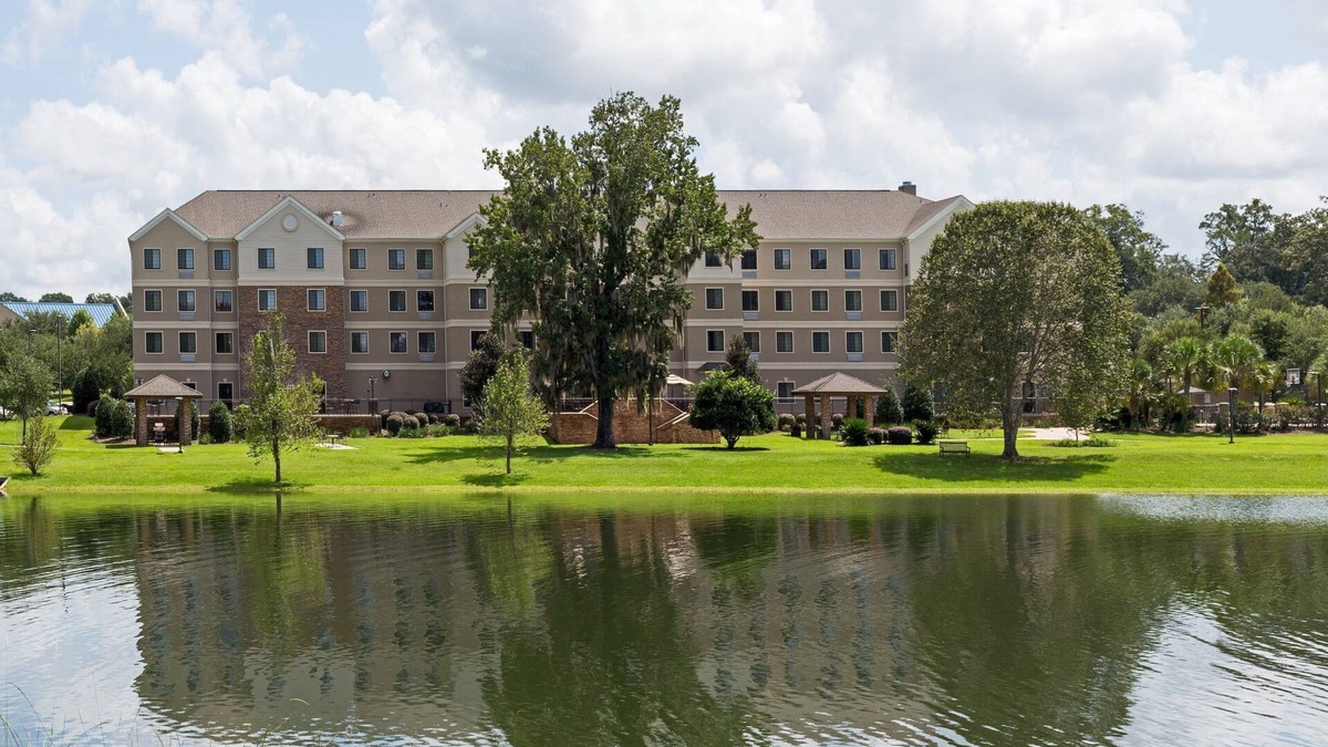 Tallahassee Condo | Lovely Suite in Tallahassee! Free Breakfast + On-Site Business Center
