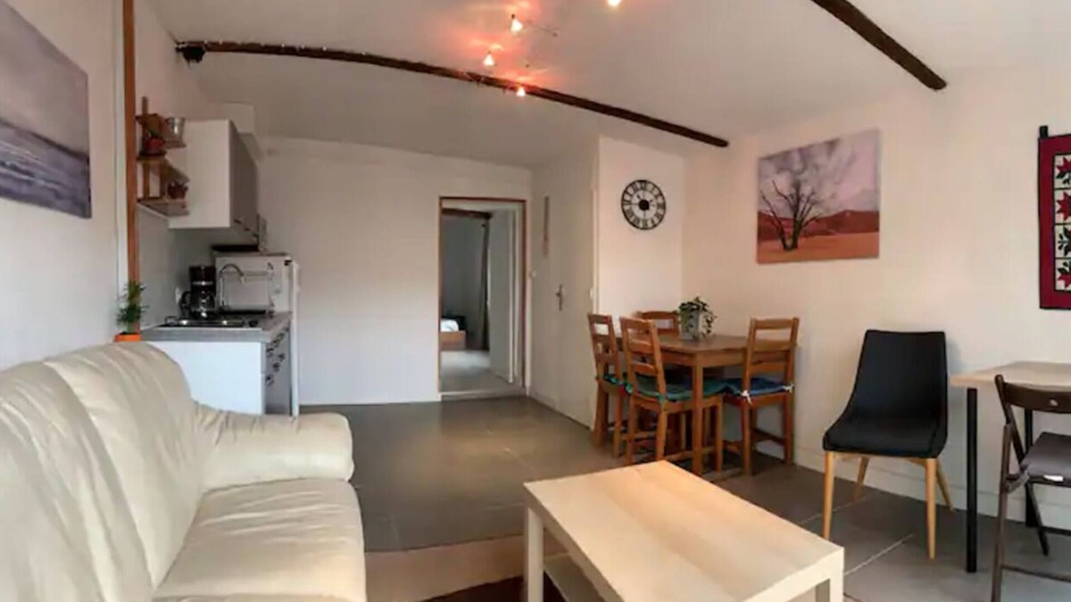 Pessac Apartment | Lovely suite with on-site parking