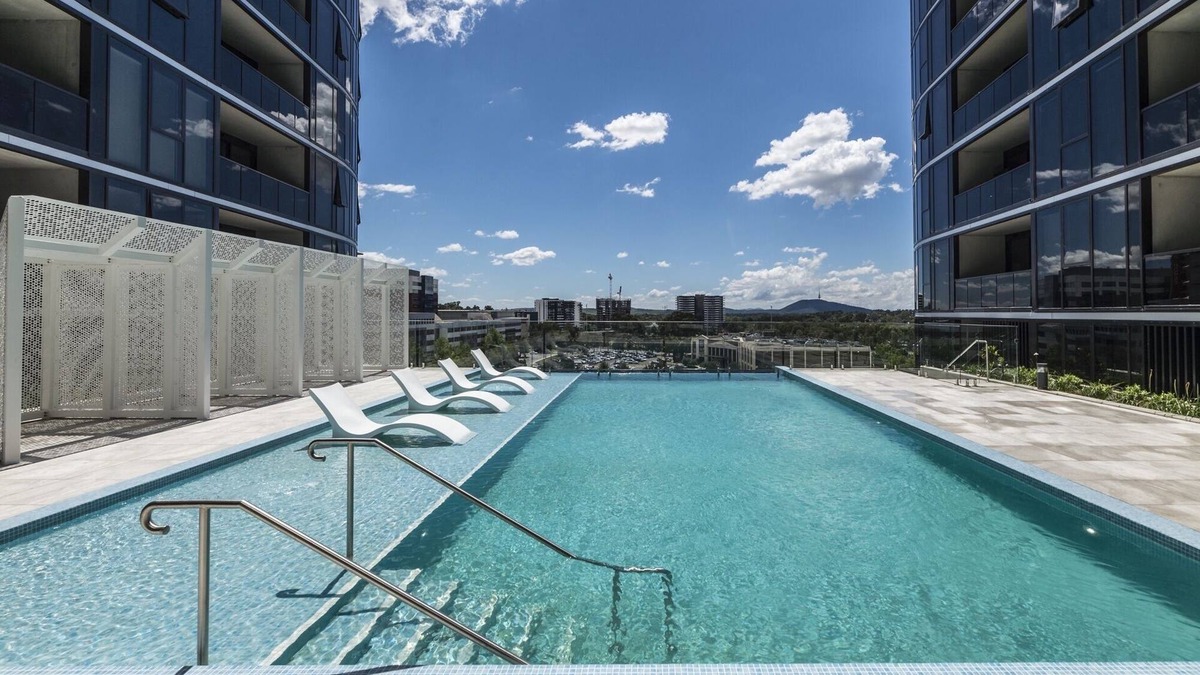 Phillip Apartment | Lovely Sunny 2-bedroom Apartment with Pool and Gym