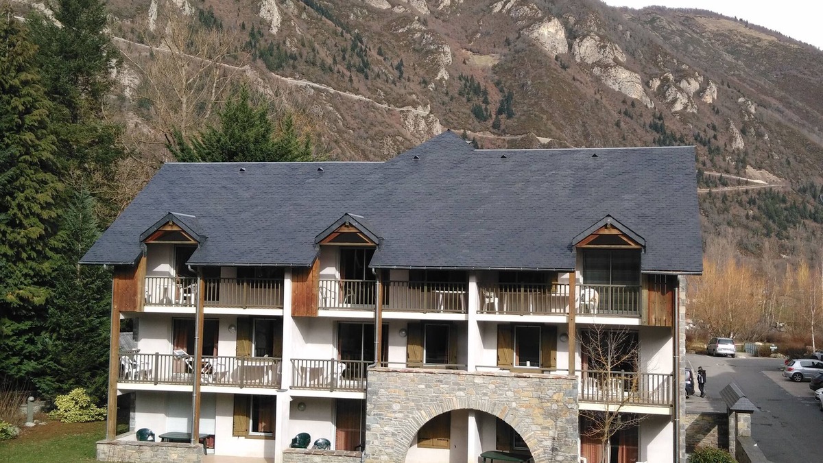 Vielle-Aure Apartment | Lovely T2 * apartment in prestigious residence (heated indoor pool, balcony, Wifi)