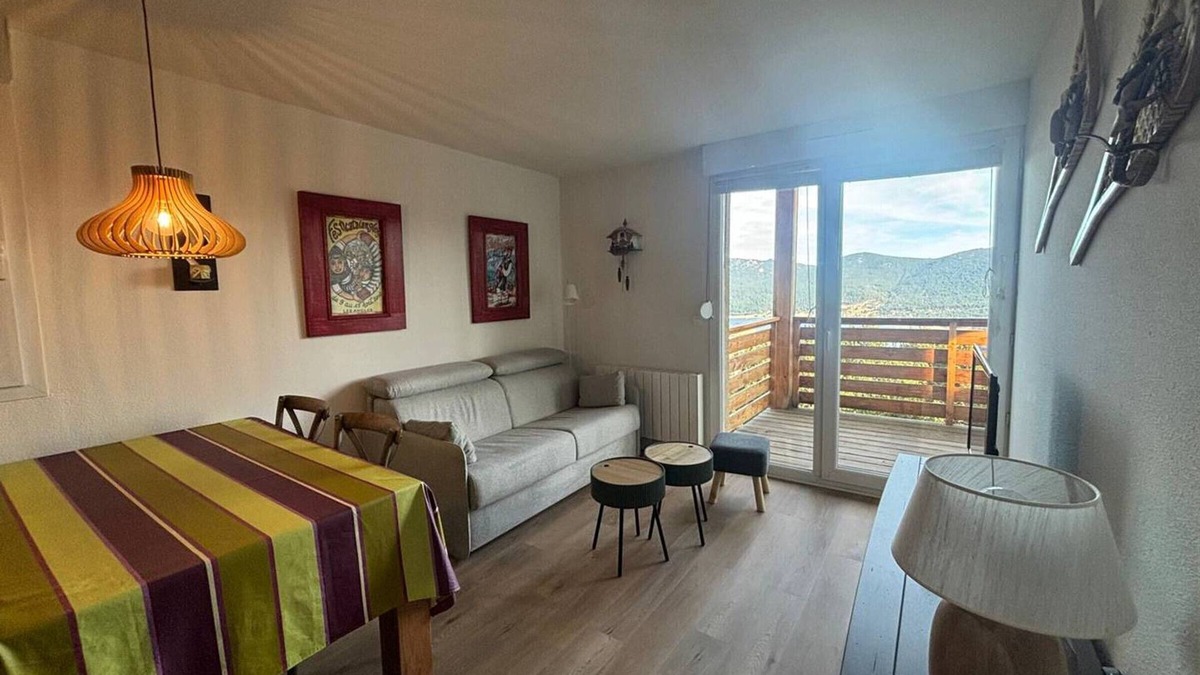 Les Angles Apartment | Lovely T2 cabin apartment with lake view, balcony, and covered parking