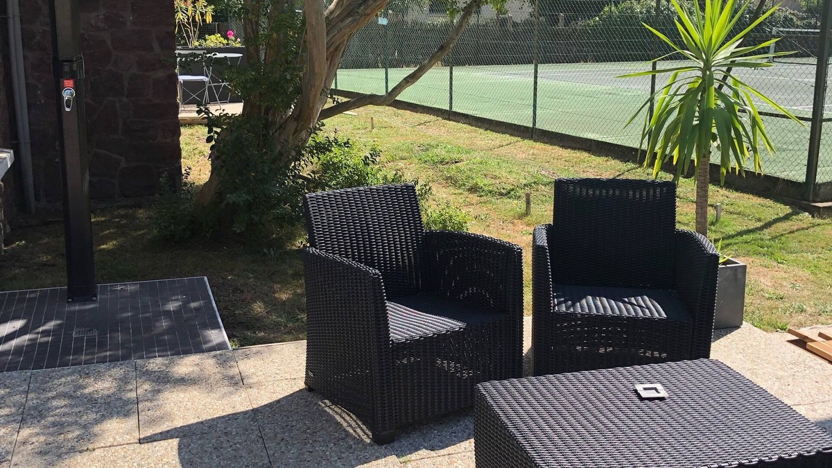 Labouheyre Cottage | Lovely T2 GITE near ocean, shared tennis court and swimming pool