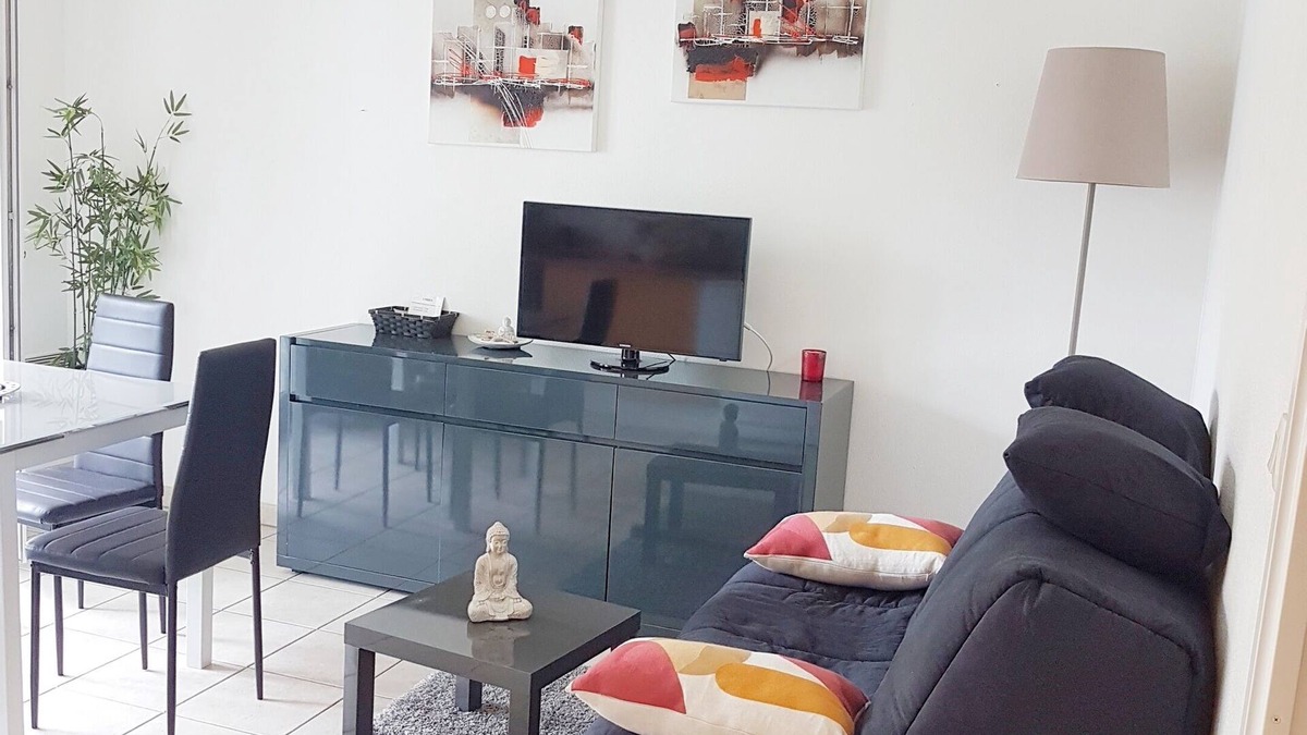 Cambo-les-Bains Apartment | Lovely T2 ground-floor apartment with all comforts. Design, secure-pool- private parking.