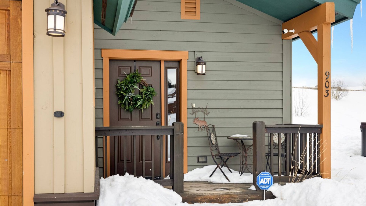 Tabernash House | Lovely Tabernash mountain home! PRIVATE hot tub, air hockey + shuffle board
