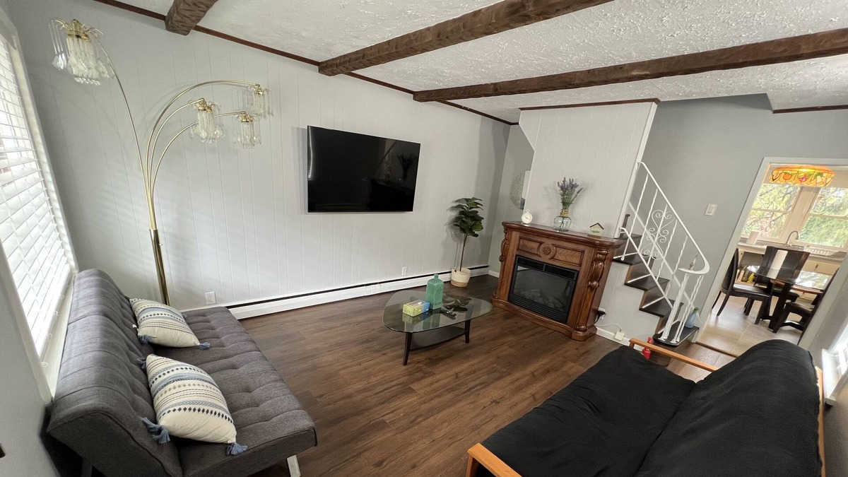 Butler House | Lovely three bedroom two bath house with free parking