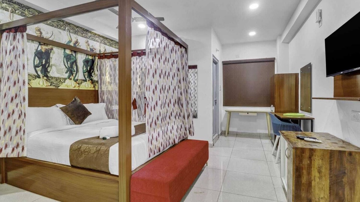 Kukatpalli Apartment | Lovely & Tidy - Where Luxury Meets Nature with a Penthouse