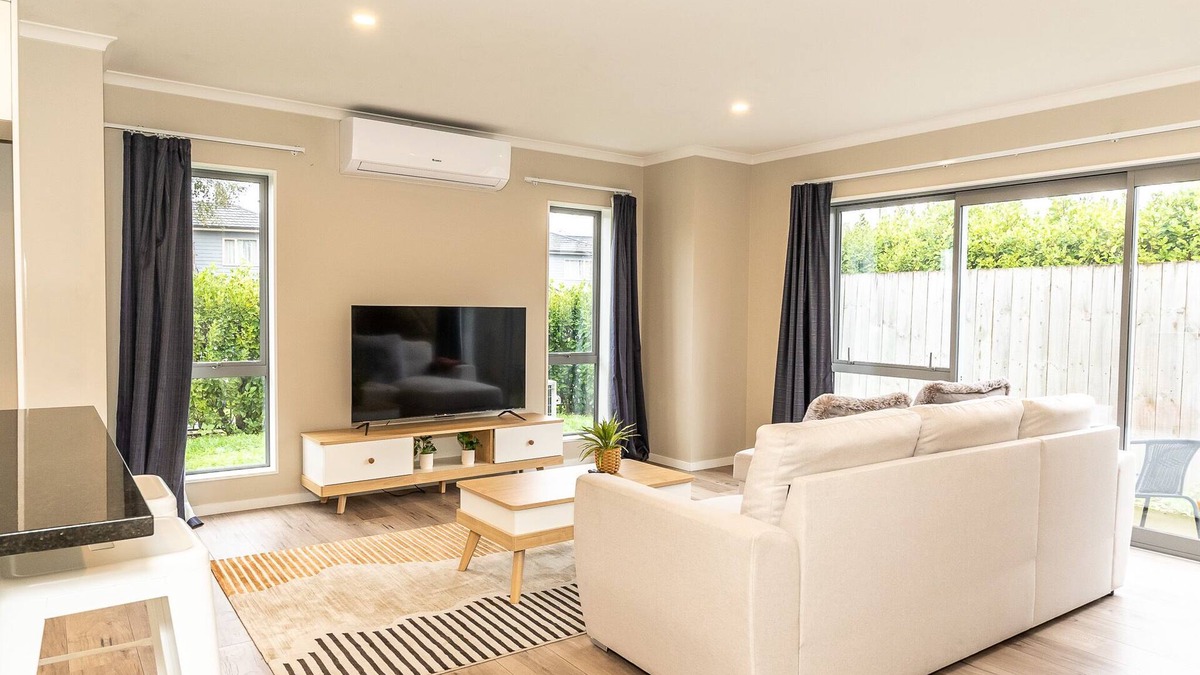 Frankton House | Lovely Townhouse Recently renovated