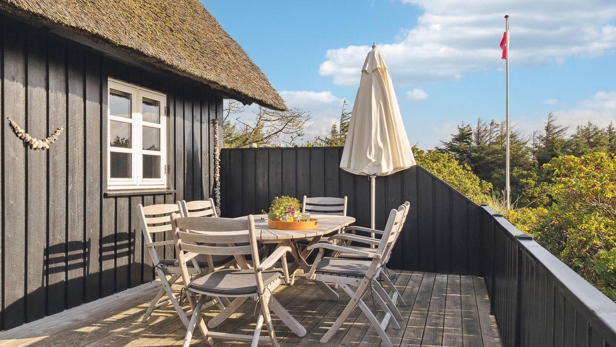Houvig Strand House | Lovely traditional Danish vacation home in the dunes