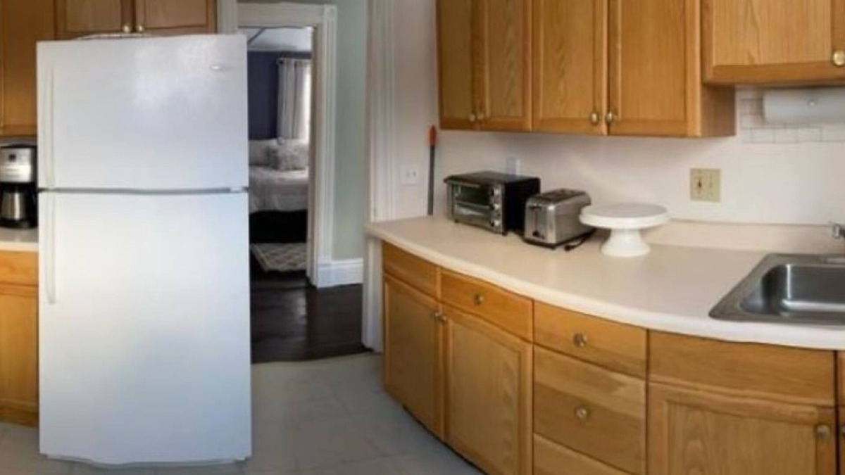 Williamstown Apartment | Lovely two bedroom river-view rental unit