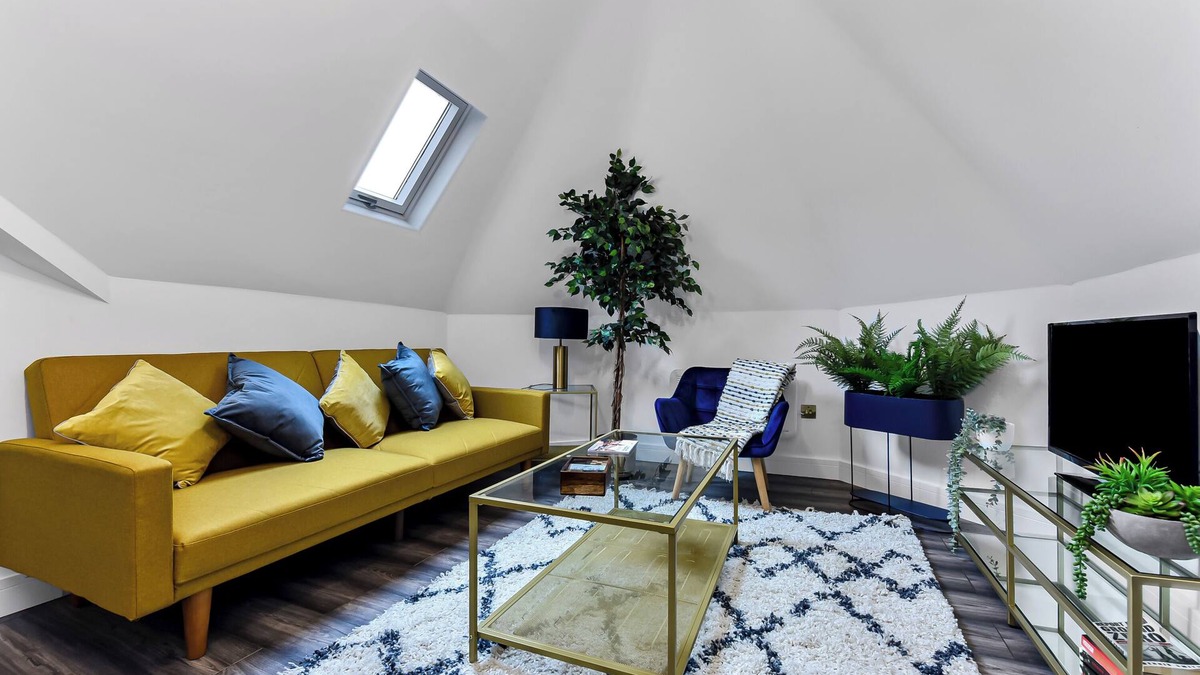 Crouch End Apartment | Lovely Two Bedroom with Ensuite Bathrooms