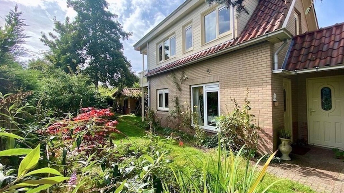 Bergen House | Lovely vacation home in Bergen with a beautiful garden in a quiet location. Welcome!