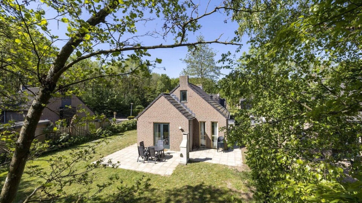 Ewijk House | Lovely vacation home near forest and water