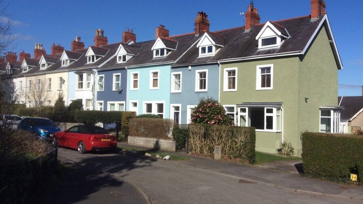 Bangor House | Lovely Victorian House close to the sea in North Wales
