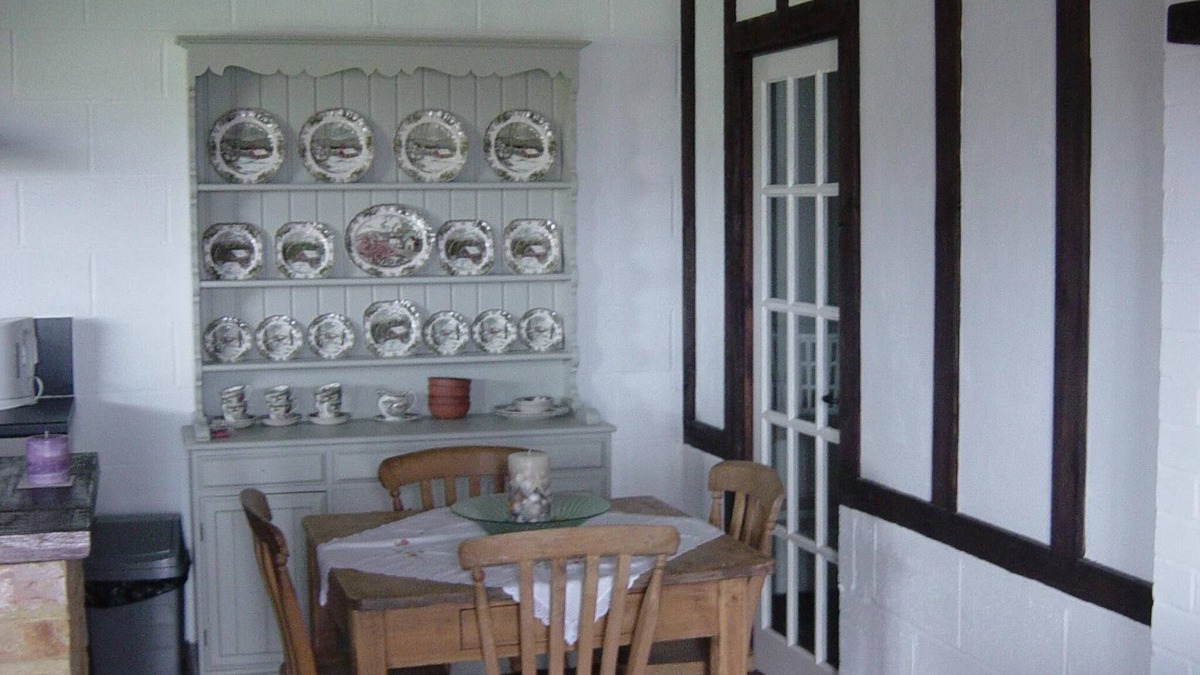 Iden Cottage | Lovely Views, Walking, Fishing, Close to Rye and a Short Drive to Camber Sands