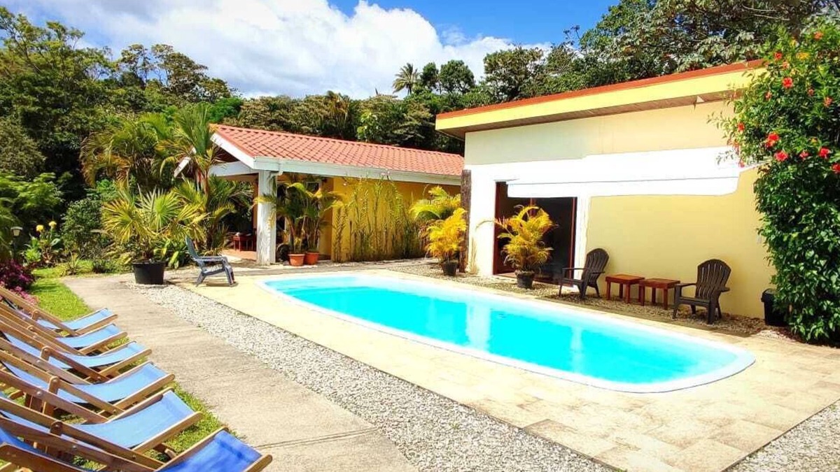 Nuevo Arenal House | Lovely Villa in LakeGardens Beautiful Lake Views in between Two Active Volcanoes