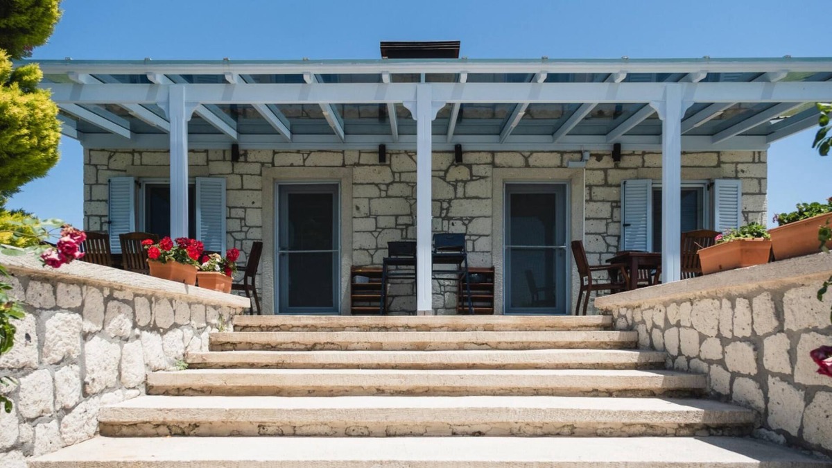 Bozcaada House | Lovely Villa with Backyard in Bozcaada near Beach