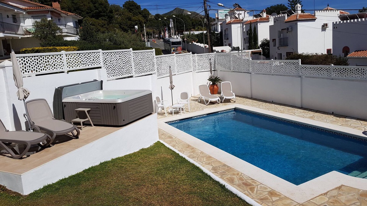 Maro Villa | Lovely villa with sea view, large pool and jacuzzi