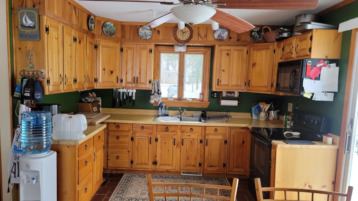 Poultney Cottage | Lovely Waterfront Cottage on Lake St. Catherine