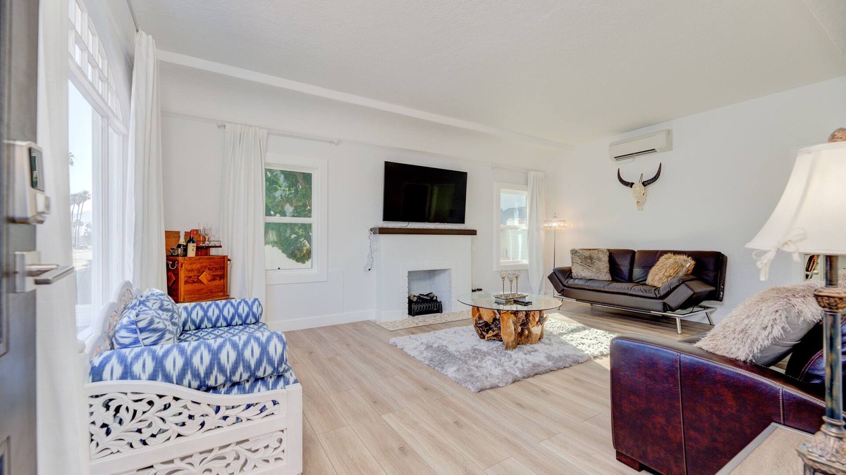 Redondo Beach House | Lovely White Beach House