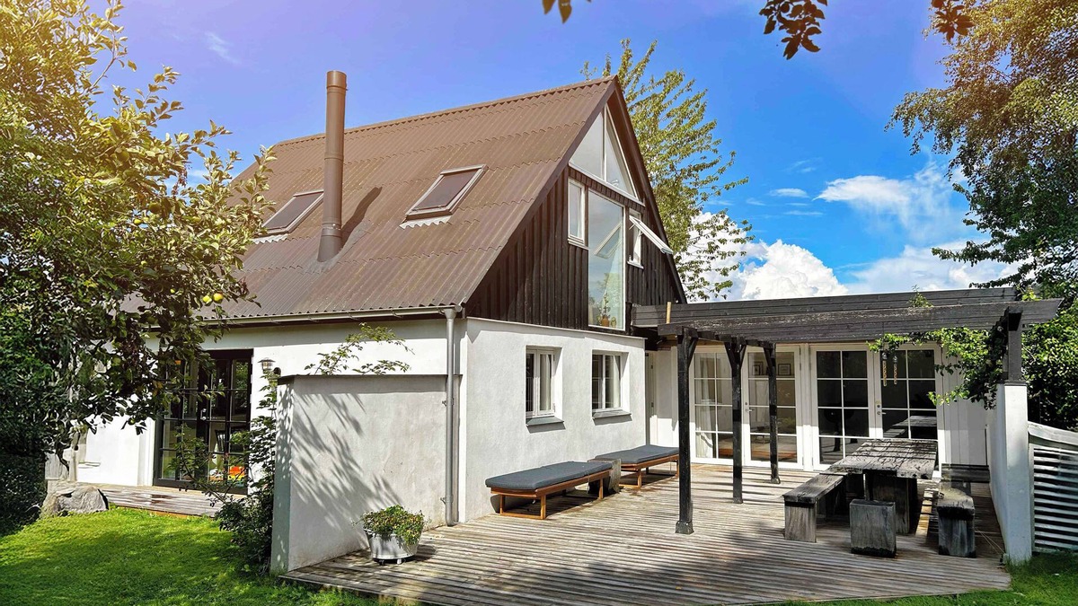 Follenslev House | Lovely, year-round beach house with oceanwiew