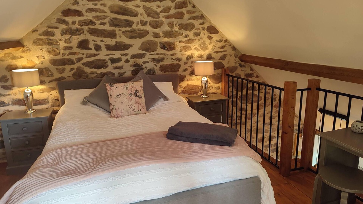 Saint-Pardoux-Corbier Cottage | Lovingly renovated bread oven