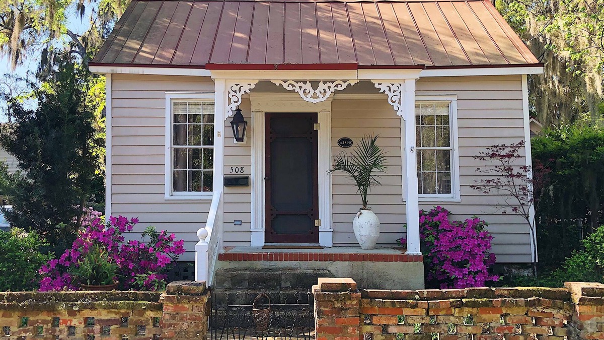 The Point House | Lovingly Restored 1890 Historic Cottage