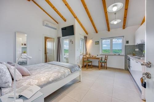 Kringa Apartment | LOVOR - Apartment to Relax in Greenery & Explore Istria