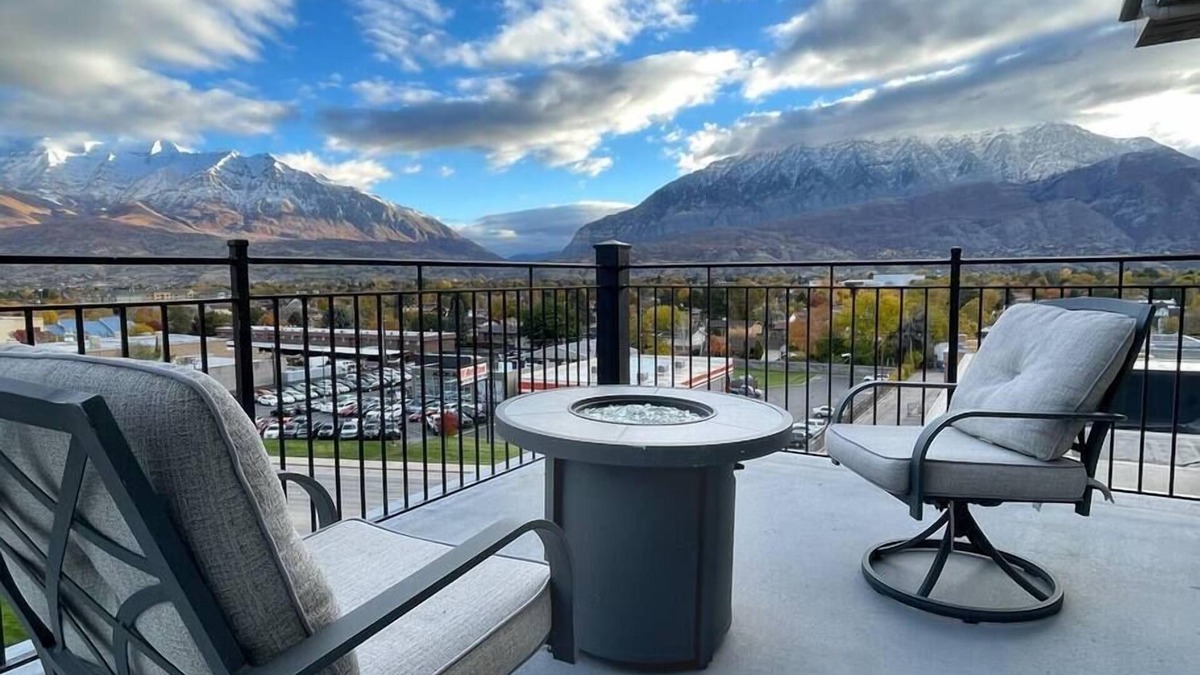Orem North Apartment | Low Cleaning Fee Skylit Serenity Penthouse